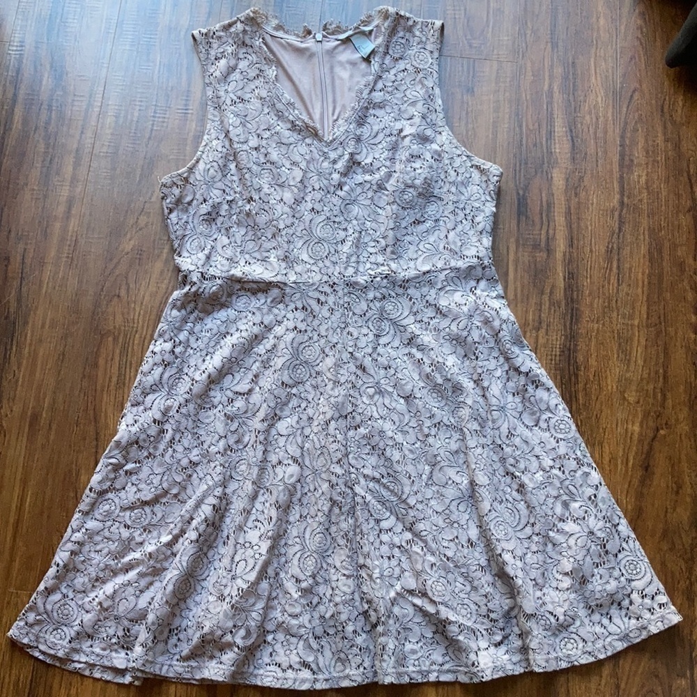 H & M lined lace dress size‎ large